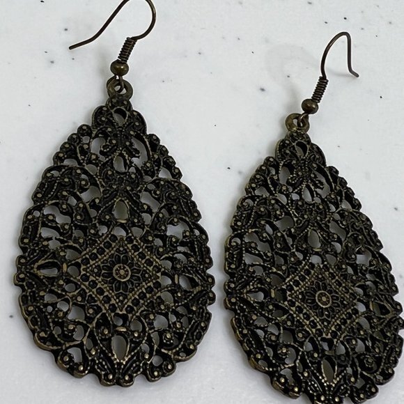 Teardrop Earrings Gold Tone Filigree Laser Cut Out Boho Tribal Statement Big Use - Picture 3 of 6